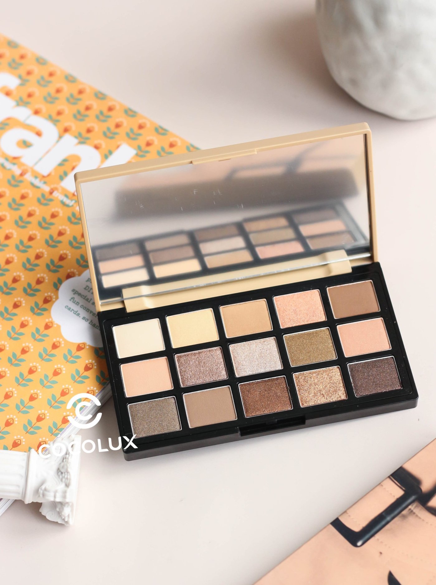 Phấn Mắt Etude House Play Color Eye Palette Trench Coat Showroom 15 Ô