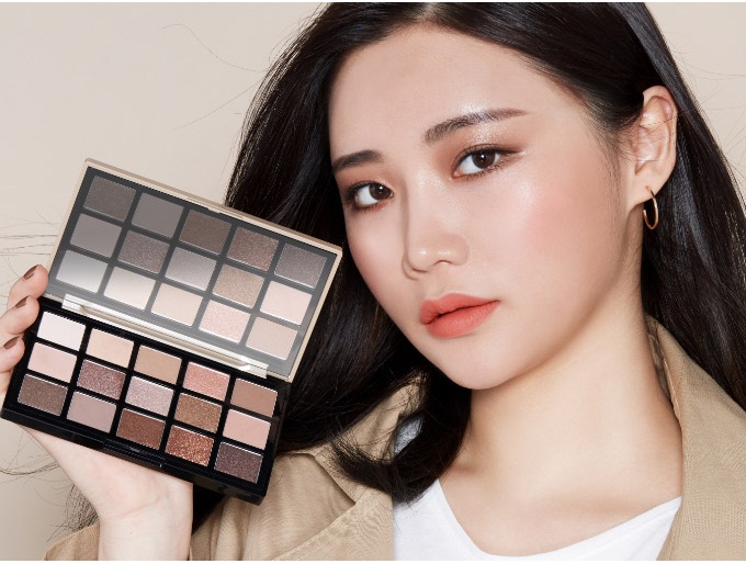 Phấn Mắt Etude House Play Color Eye Palette Trench Coat Showroom 15 Ô