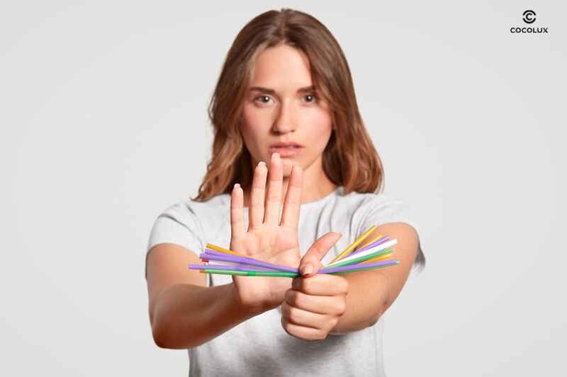 Sử dụng &ocirc;́ng hút nhựa