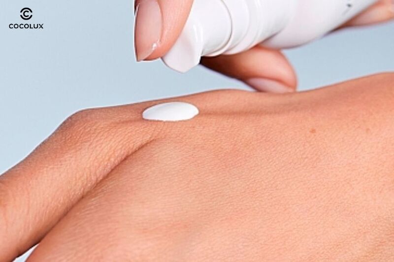 Gel Chống Nắng Vichy Capital Soleil UV Age Daily SPF 50 PA++++ c&oacute; kết cấu mịn, dễ t&aacute;n