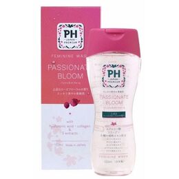 Dung Dịch Vệ Sinh PH Japan Premium Passionate Bloom 150ml