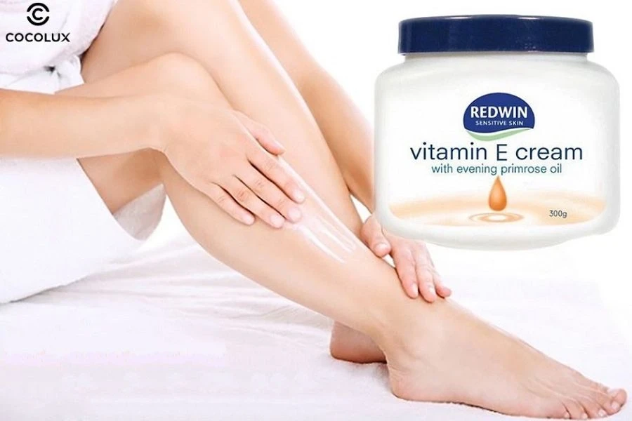 Kem dưỡng Vitamin E Redwin c&oacute; kết cấu mềm ẩm, m&agrave;u trắng đục
