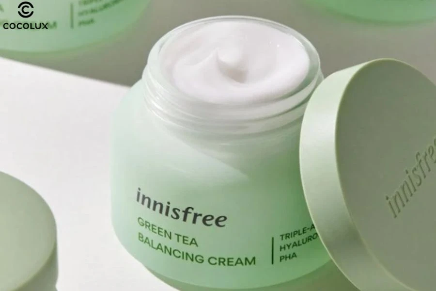 Kết cấu của kem dưỡng Innisfree Trà Xanh