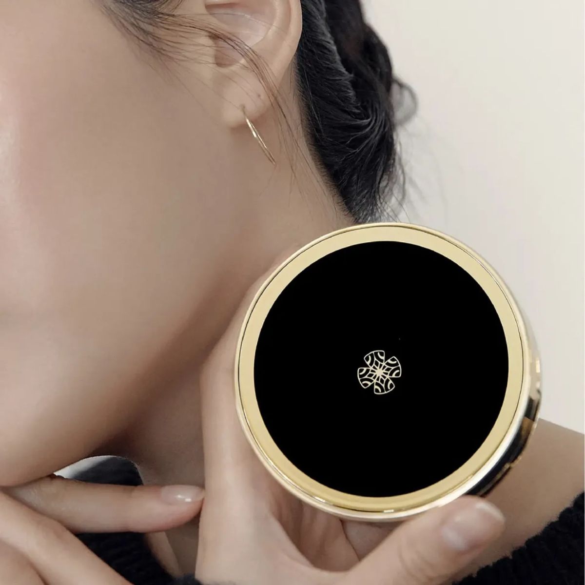 Phấn Nước Ohui Ultimate Cover Mesh Cushion SPF 50+ PA+++ #01 Milk Beige (Tặng kèm lõi)