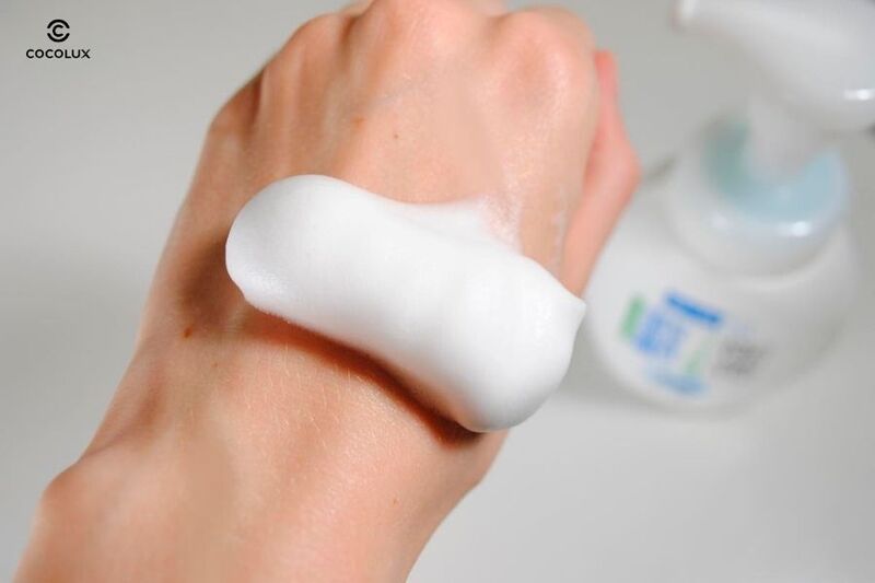 Bọt Rửa Mặt Hada Labo D&agrave;nh Cho Da Kh&ocirc; Bản Nội Địa Nhật c&oacute; khả năng tạo nhiều bọt