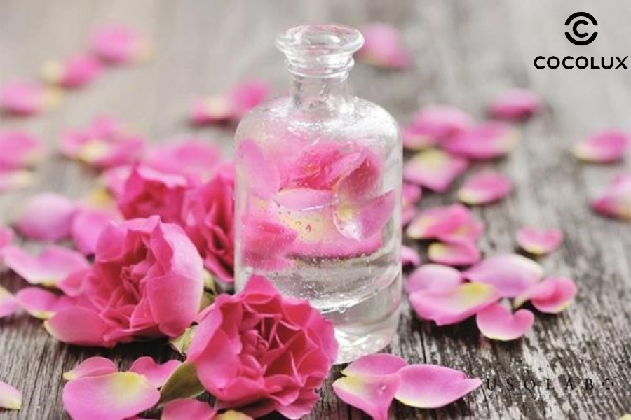 Làm xịt khoáng tại nhà bằng nước hoa hồng