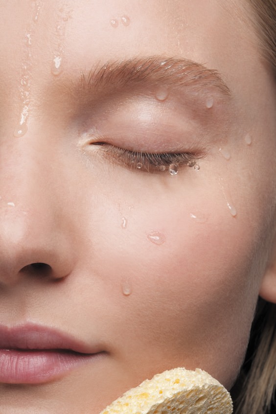 Sữa Rửa Mặt Simple Moisturising Facial Wash Dưỡng Ẩm 150ml