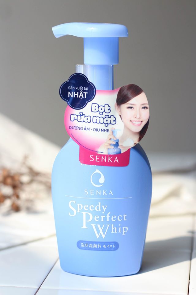 Bọt Rửa Mặt Senka Speedy Perfect Whip Dưỡng Ẩm Dịu Nhẹ 150ml