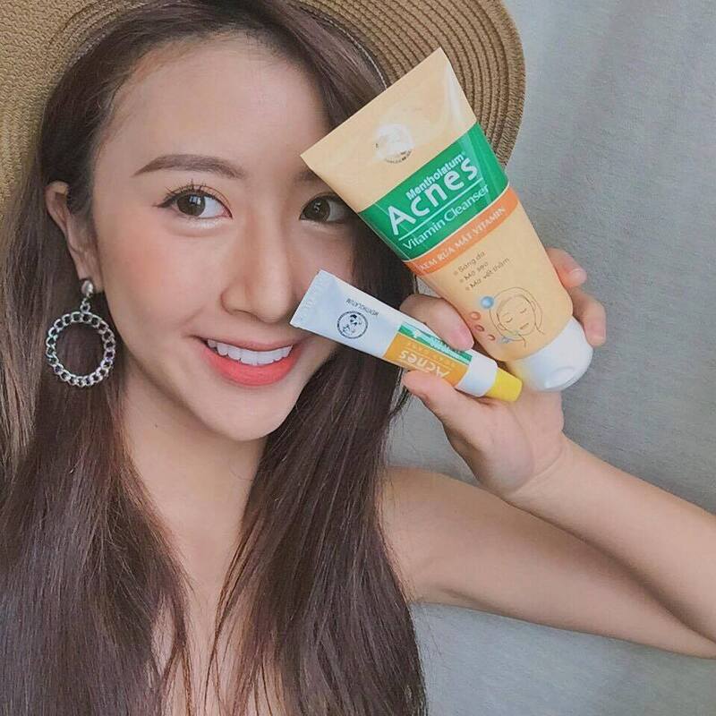 Kem Rửa Mặt Acnes Vitamin Làm Sáng Da, Mờ Sẹo Thâm 100g