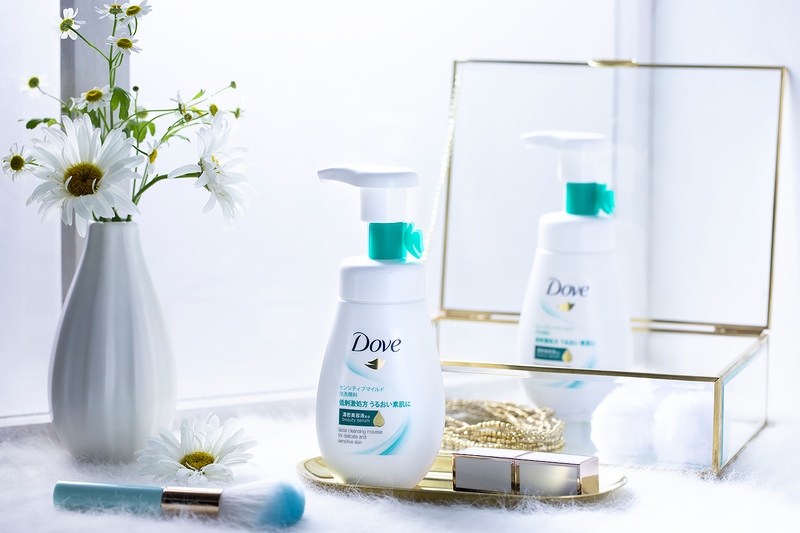 Sữa Rửa Mặt Dove Tinh Chất Serum Dạng Bọt Cho Da Nhạy Cảm 160ml