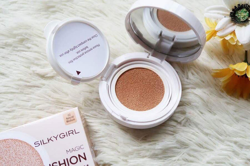 Phấn Nước Silkygirl Magic BB Cushion - 01 Natural Light