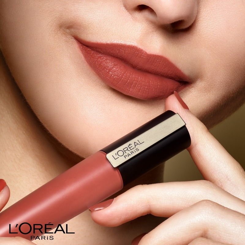 Son Kem Loreal Paris Rouge Signature Dạng Lì Nhẹ Môi 151