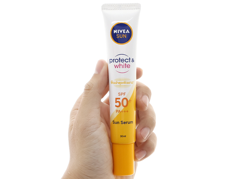 Tinh chất Nivea SFP50+ PA+++ Chống Nắng Và Dưỡng Trắng Da 30ml
