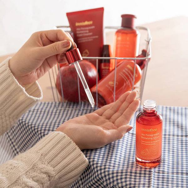 Serum Innisfree Jeju Lựu Đỏ Dưỡng Trắng Da 
