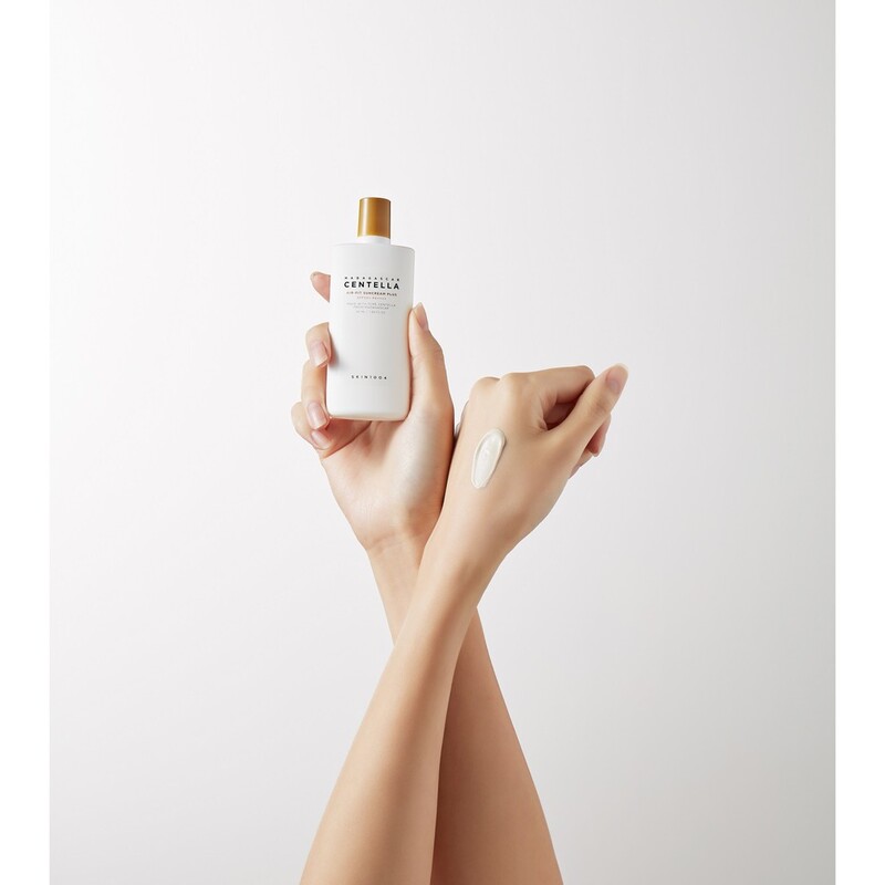 Kem Chống Nắng Skin1004 Madagascar Centella Air-Fit Suncream Plus SPF50+ PA++++ Chiết Xuất Rau Má 50ml