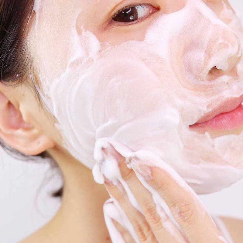 Sữa Rửa Mặt Kosé Softymo Hyaluronic Acid 220g