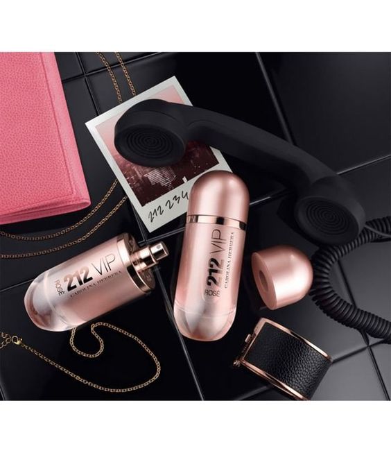 Nước Hoa Carolina Herrera 212 Vip Rose EDP 50ml