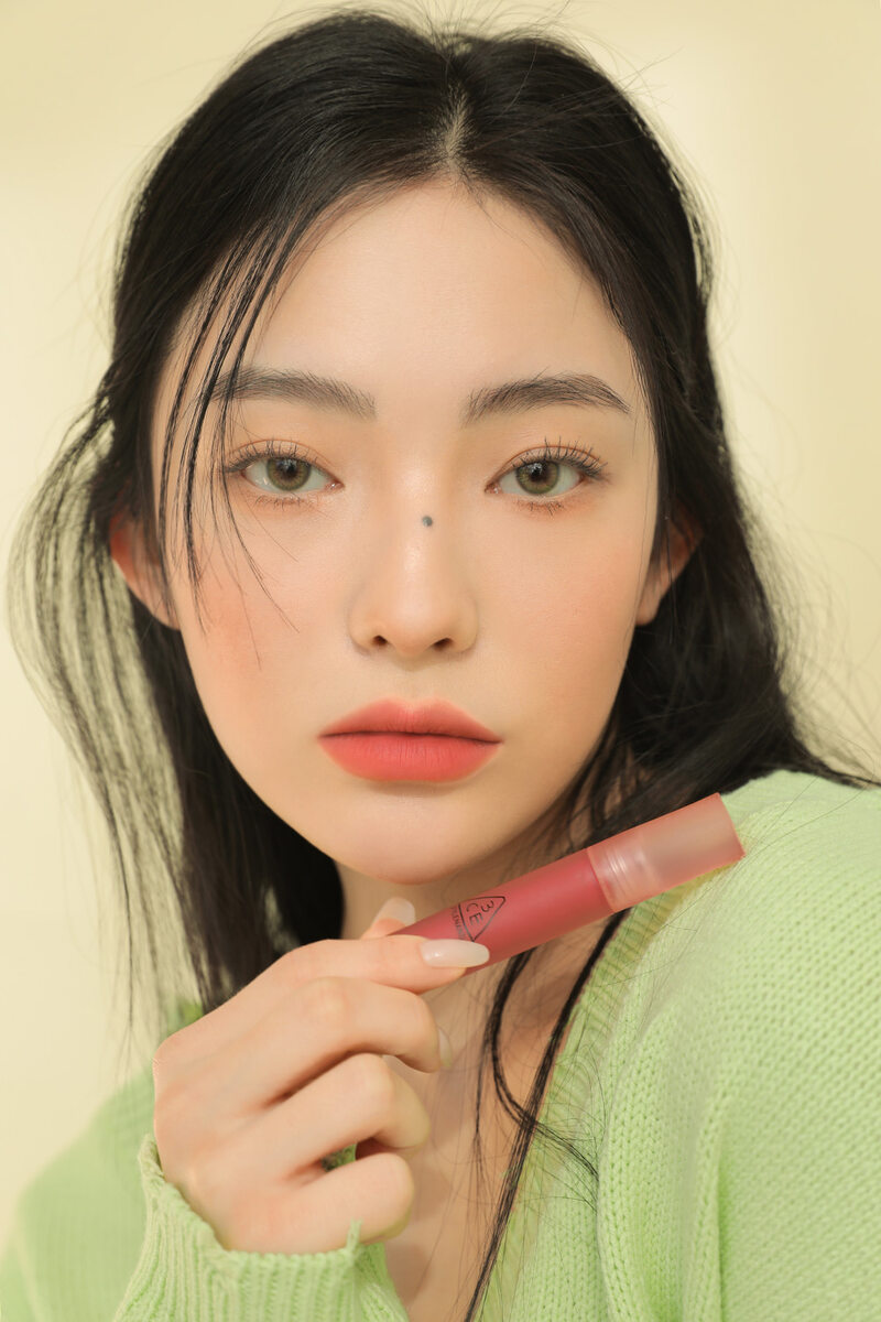 Son Kem 3CE Blur Water Tint Coral Moon Lì Mềm Mượt Môi  4.6g