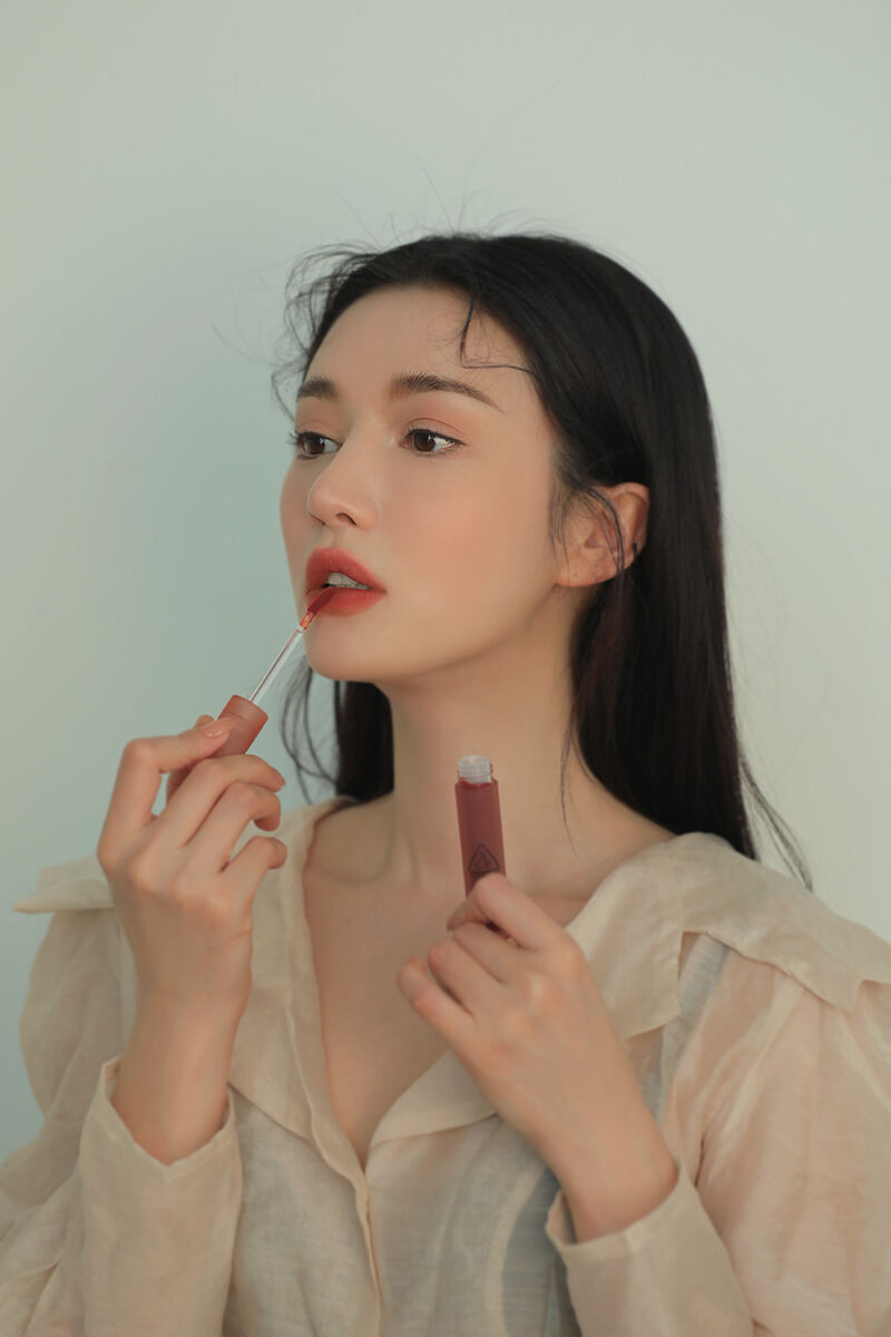 Son Kem 3CE Blur Water Tint Sepia Lì Mềm Mượt Môi 4.6g