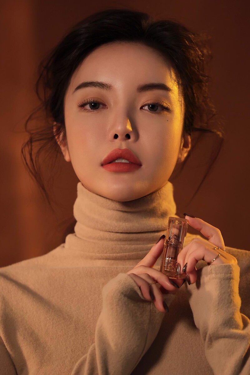 Son Thỏi 3CE Soft Matte Lipstick Version Deep Under More Deep - Unstained Red 3.5g