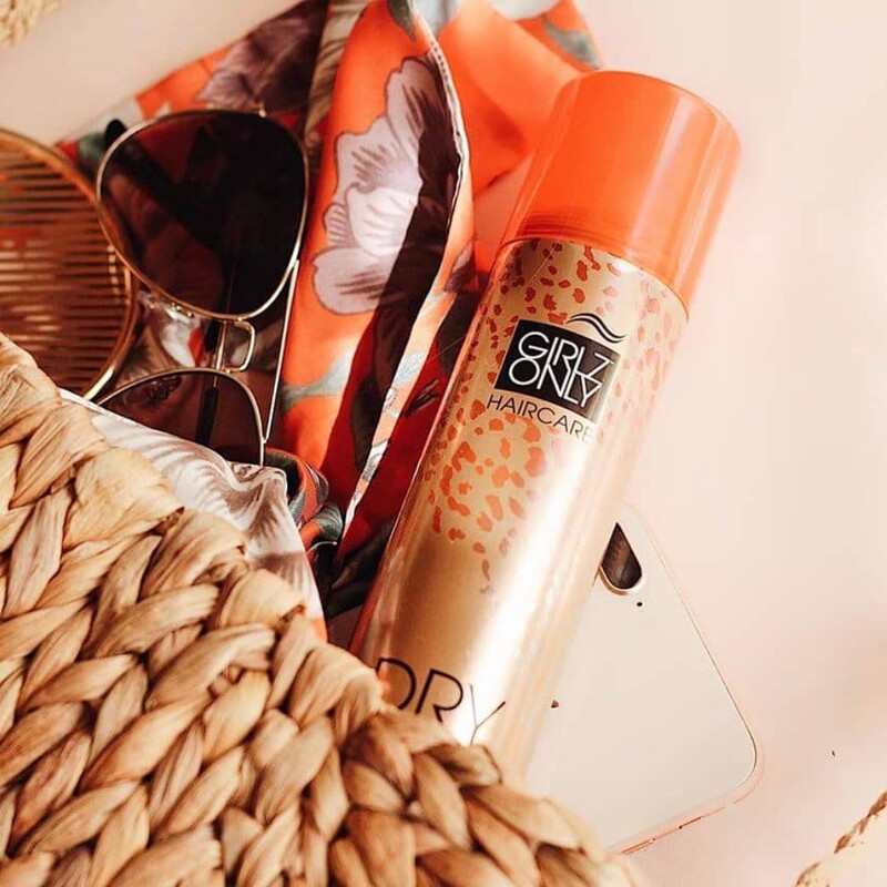 Dầu Gội Khô Girlz Only Dry Shampoo Dazzling Volume Làm Phồng Tóc 200ml
