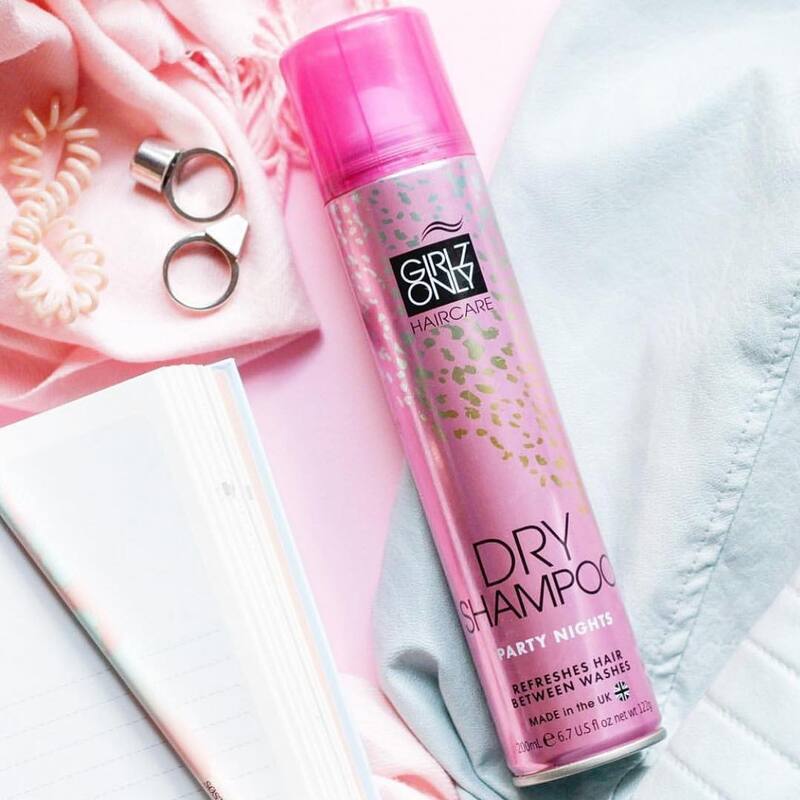 Dầu Gội Khô Girlz Only Dry Shampoo Party Nights Hương Hoa Quyến Rũ 200ml