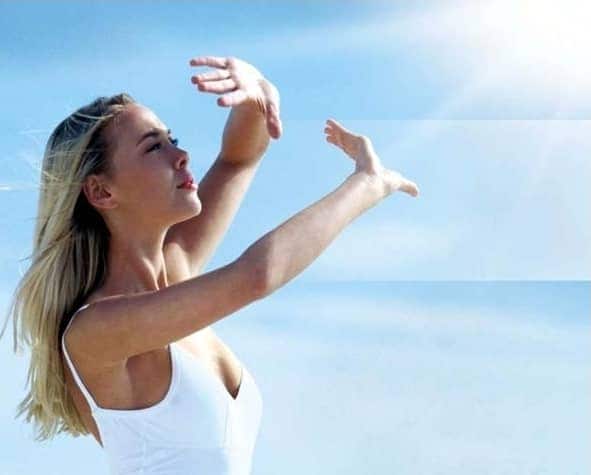 Xịt Chống Nắng Body Neutrogena Ultra Sheer Spray Sunscreen SPF 70 141g