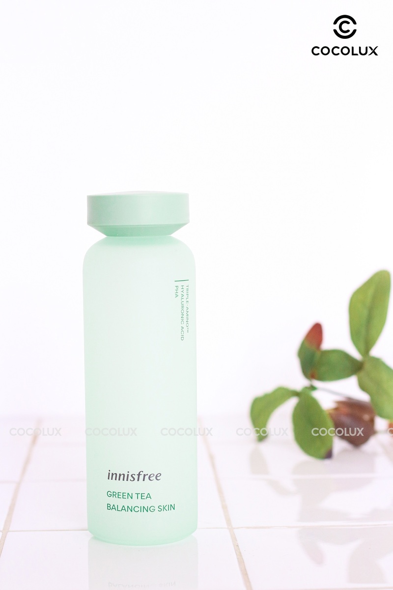 Nước Hoa Hồng Innisfree Green Tea Balancing Skin 200ml