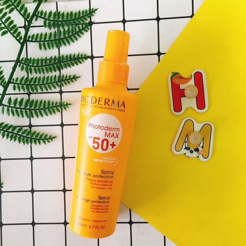 Xịt Chống Nắng Bioderma Photoderm Max SPF50+ Cho Da Nhạy Cảm 200ml