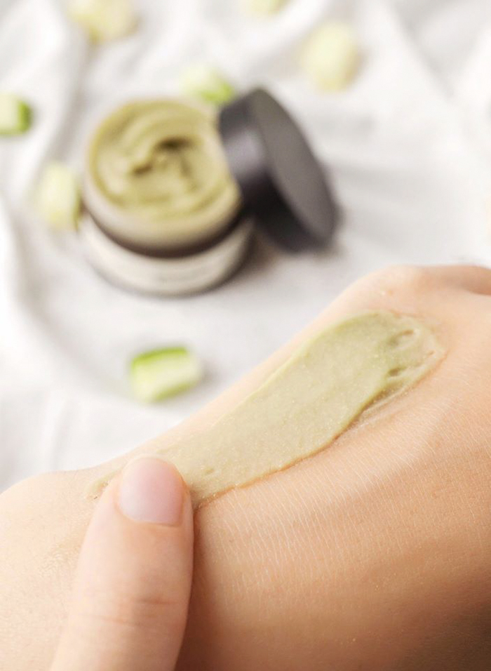 Mặt Nạ Cocoon Hỗ Trợ Giảm Dầu Và Mụn Từ Bí Đao 30ml
