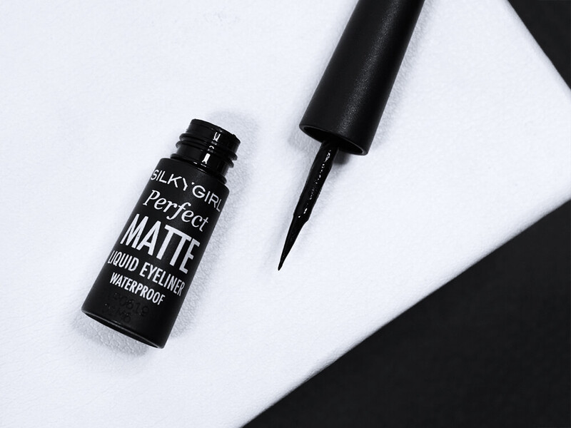 Bút Kẻ Mắt Silkygirl Perfect Matte Dạng Lì