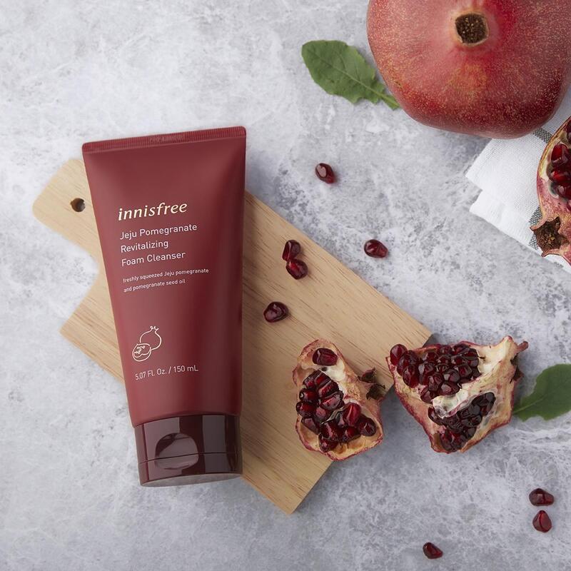 Sữa Rửa Mặt Innisfree Lựu Đỏ Jeju Pomegranate Revitalizing 150ml
