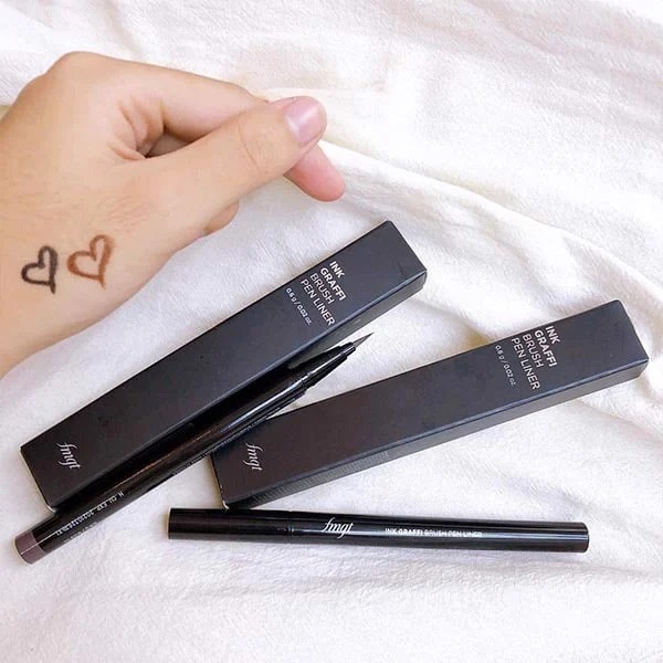 Dạ Kẻ Mắt The Face Shop Ink Graffi Brush Pen Liner Màu Nâu
