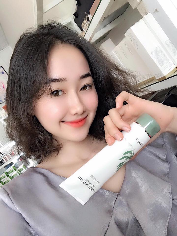 Tẩy Da Chết DR.PEPTI+ Herb Natural Peeling Gel 130ml
