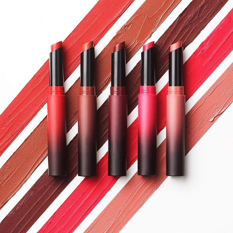 Son Thỏi Maybelline Ultimatte Mịn Môi Siêu Nhẹ 299 More Scarlet 1.7g