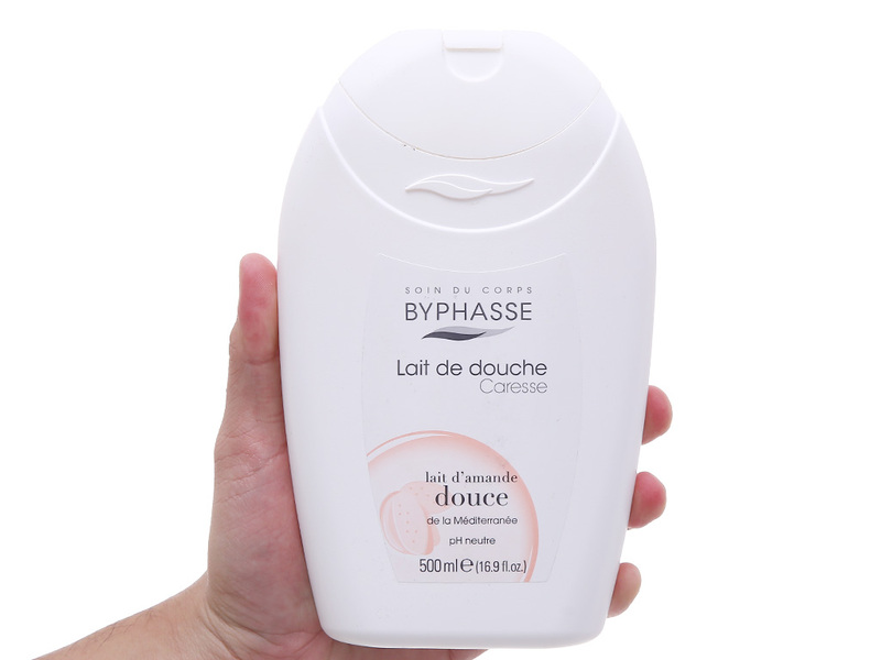 Sữa Tắm Byphasse Caresse Shower Lotion Sweet Almond Milk Hương Hạnh Nhân Và Sữa 500ml