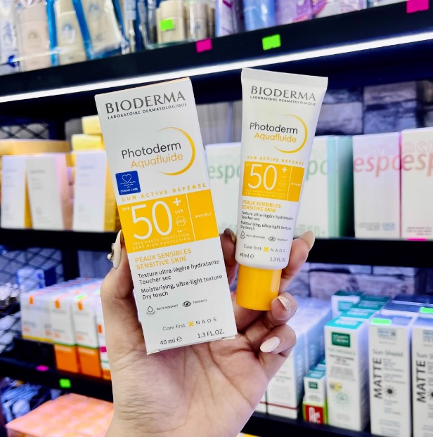 Kem Chống Nắng BIODERMA Photoderm AquaFluide Phổ Rộng SPF 50+