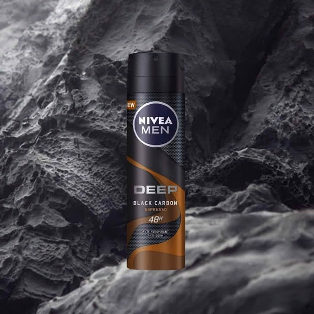 Xịt Khử Mùi Nivea Men Than Hoạt Tính Hương Espresso Deep Black Charcoal 150ml