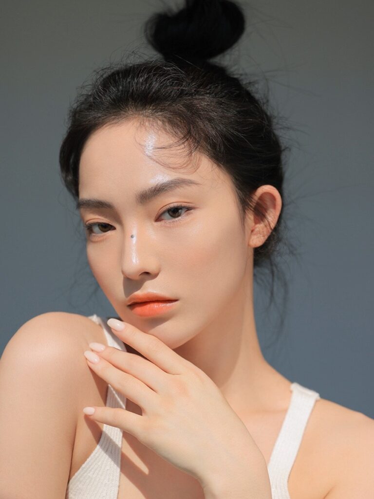 Son Dưỡng 3CE Glow Lip Color High Roller 3g