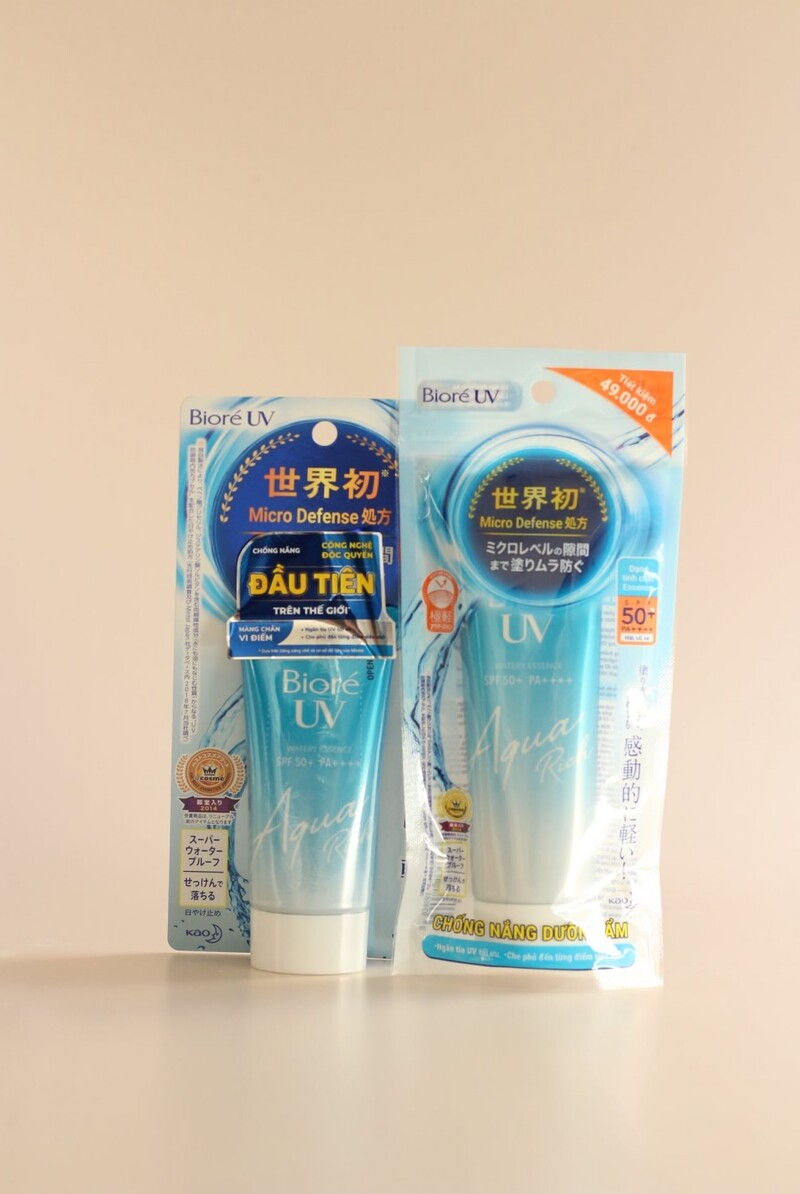Tinh Chất Chống Nắng Bioré Màng Nước Dưỡng Ẩm Da 50g