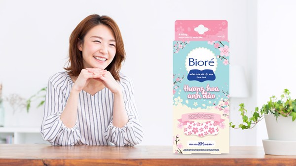 Miếng Dán Bioré Lột Mụn Mũi Hương Hoa Anh Đào 4PCS