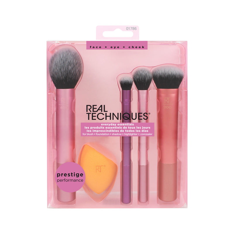 Bộ Cọ Real Techniques Everyday Essentials 4 Cọ Và 1 Mút Trang Điểm