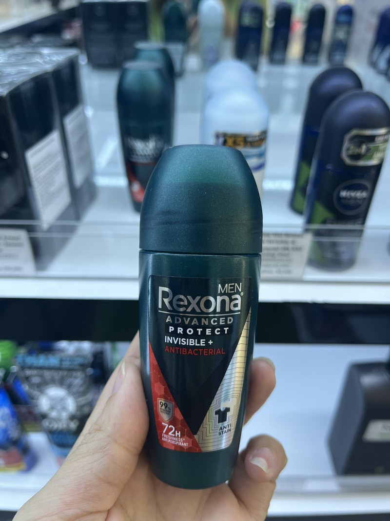 Lăn Khử Mùi Rexona Men Invisible & Antibacterial 72h Khô Thoáng 45ml