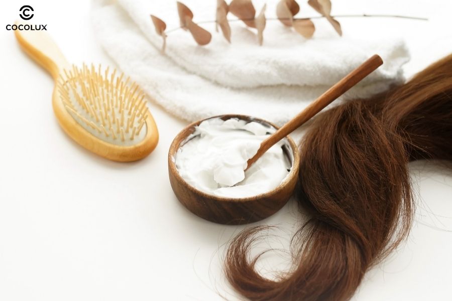 Sử dụng c&aacute;c sản phẩm chăm s&oacute;c t&oacute;c uốn để giữ nếp t&oacute;c tốt hơn