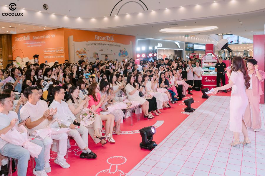 Khán giả lấp kín khán phòng, hòa mình vào không khí sôi động của đêm nhạc Mê - Cellar Party tại Aeon Mall Long Biên