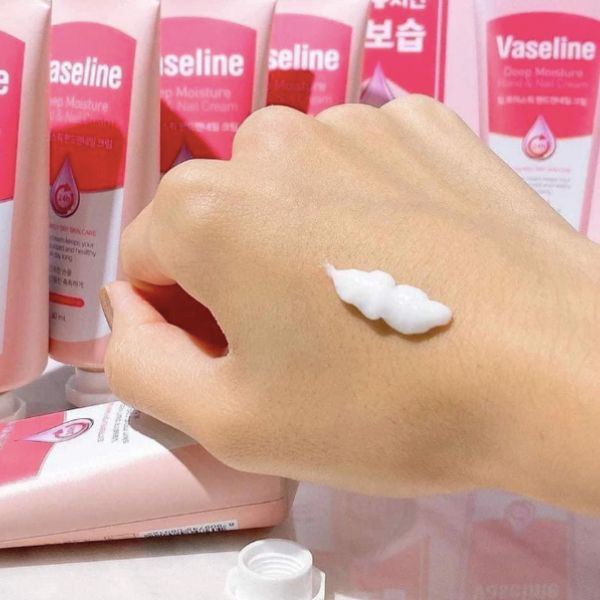 Kem Dưỡng Da Tay Vaseline 24h Deep Moisture Hand & Nail Cream 60ml