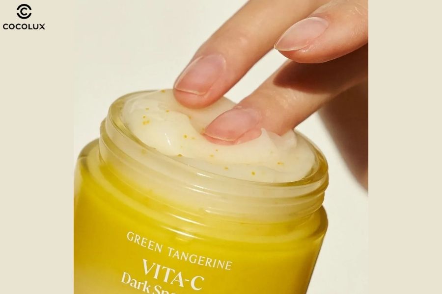 Kết cấu của kem dưỡng Goodal Green Tangerine Vita C Dark Spot Care Cream