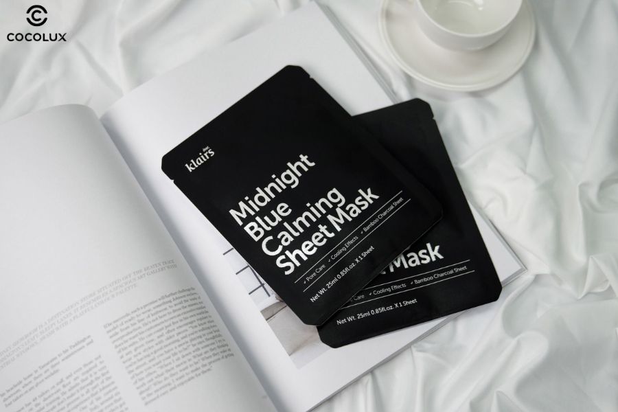 Klairs Midnight Blue Calming Sheet Mask chiết xuất từ than tre v&agrave; rau m&aacute;, gi&uacute;p l&agrave;m dịu v&agrave; thanh lọc da tức th&igrave;​​​​​​​