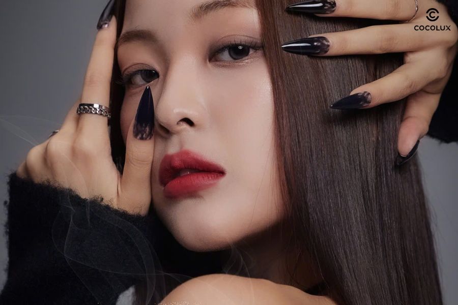 m&agrave;u son đỏ mận rất dễ d&ugrave;ng