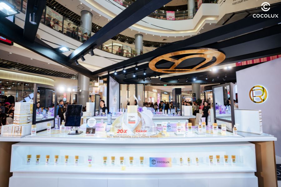 Pop-Up Store Maison L'Oréal Pari sang trọng, tôn vinh vẻ đẹp từng sản phẩm qua sự kết hợp nghệ thuật và công nghệ